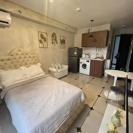 Vee Sky Hideaway